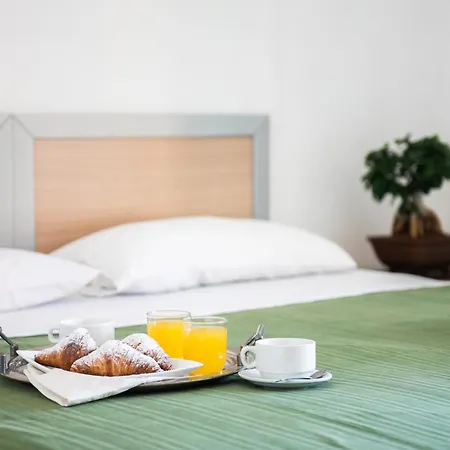 Aparthotel Altamira 3*