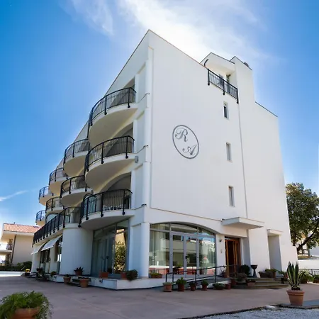 Aparthotel Altamira